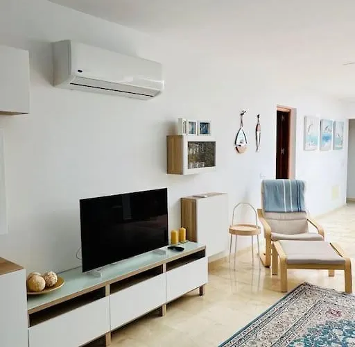 Lovely Danielle Βίλα *